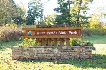 Fototapeta premium Seven Bends State Park Sign