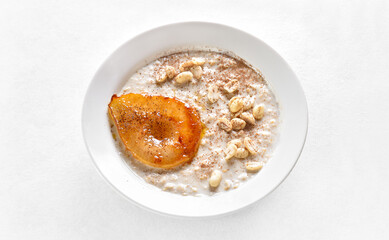 Oat porridge with caramelized pear and peanut