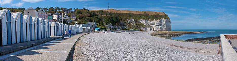 Extremes Panorama vom Strand in Yport, Normandie