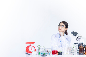 Fototapeta premium Female scientist with idea