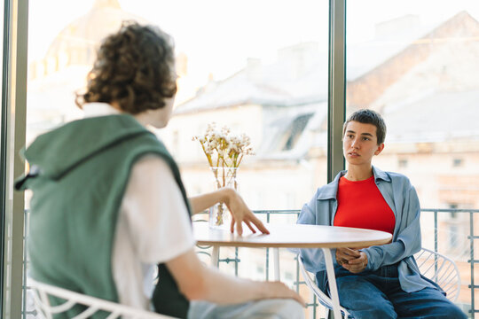 Friends meeting in Cafe