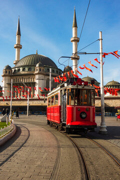 Tram at Taqseem Square