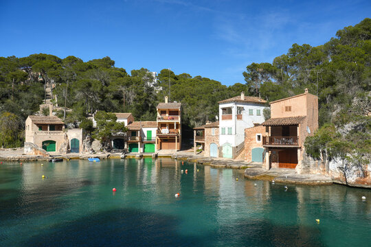 Maisons dans le port naturel de Cala Figuera, Majorque.