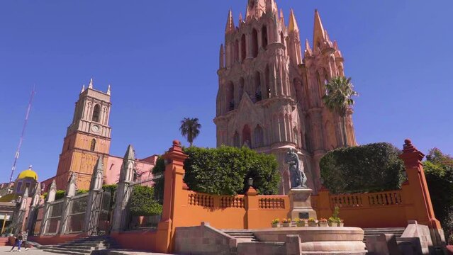 Video of the Cathedral of San Miguel Arc&aacute;ngel, Parroquia de San Miguel Arc&aacute;ngel and plaza Allende, in of the city of San Miguel De Allende, Mexico. World Heritage Site. ( Pueblo magico )