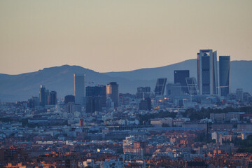 Fototapeta na wymiar photo of the madrid skyline at sunset
