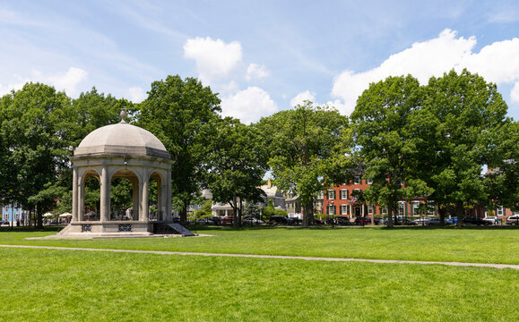 Salem Commons Park town green in Summer 