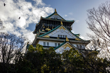 Naklejka premium View of Osaka Castle in Osaka, Japan