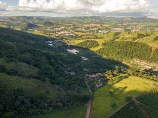 Imagem aérea de um vale na cidade de Socorro, no interior de São Paulo