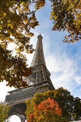 Fototapeta na wymiar Eiffel Tower in the evening