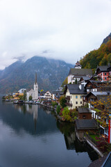 Fototapeta premium Hallstatt Lake in Austria during sunrise/dawn