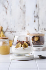 granola baked with greek yogurt