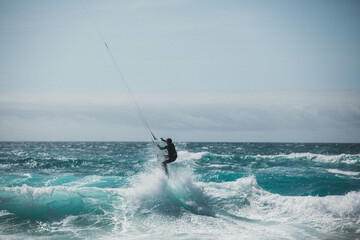 Obraz premium surfing the waves