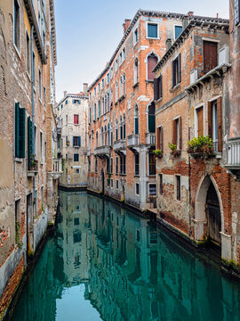 「Venedig Kanal」の写真素材 | 10,263件の無料イラスト画像 | Adobe Stock