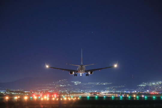 大阪伊丹空港離着陸（Takeoff and landing at Osaka Itami Airport）