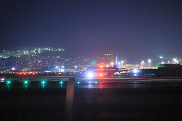 大阪伊丹空港離着陸（Takeoff and landing at Osaka Itami Airport）