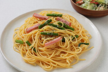 アスパラとベーコンのペペロンチーノ