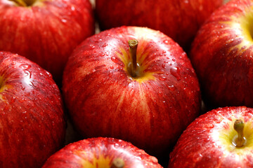fresh red apple texture background in the supermarket