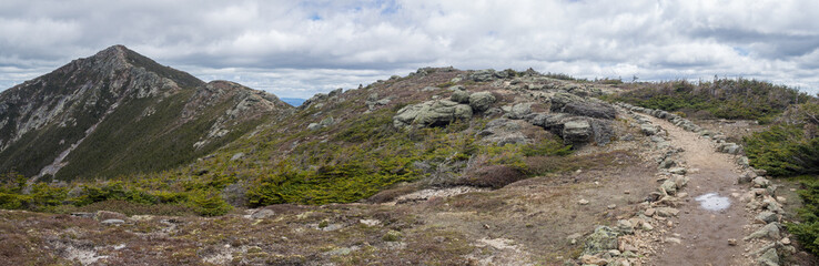 Fototapeta na wymiar Panorama of the franconia ridge trail, Mount Lafayette, USA