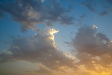The beautiful sunset painted the sky with a stunning array of colors.