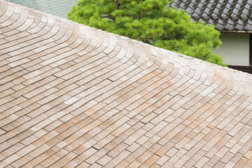 金沢 兼六園・成巽閣の芸術的な杮葺の屋根