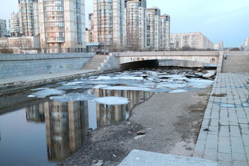 Fototapeta premium City block in spring at sunset