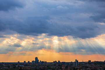 Obraz premium Sunset in the city. Sunset sky. Nature beauty concept