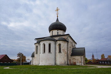 Fototapeta na wymiar St. George's Cathedral in the city of Yuriev-Polsky, Russia.