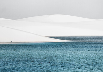 Obraz premium white dunes filled with rain water of Lencois Maranhenses