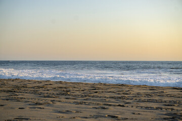 Fototapeta premium atardecer en playa de puerto escondido mexico