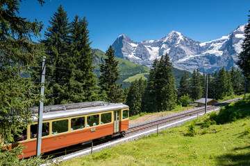 The Lauterbrunnen - Mürren Rail & Cableway links Lauterbrunnen with Mürren