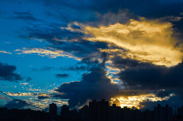 Céu de um final de tarde na Boca do Rio - Salvador - BA