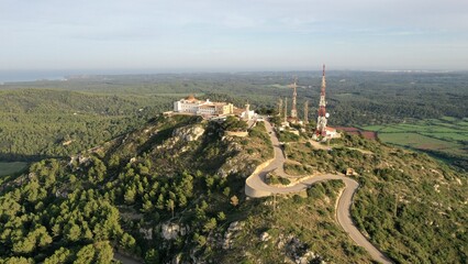 abbaye et église au sommet du monte toro sur l'île de Minorque aux baléares (Espagne)