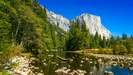 Fototapeta premium Yosemite National Park in California’s Sierra Nevada mountains, California, USA 
