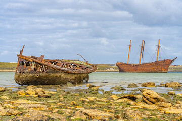 Ein altes Walfänger Wrack in Whalebone Cove vor Stanley auf den Falklandinseln. Stanley im...
