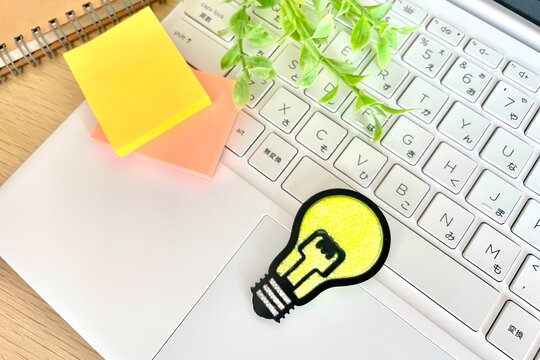 パソコン作業でアイディアを生み出す