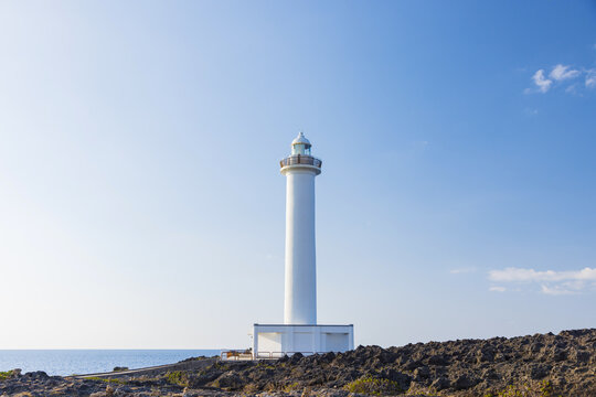 沖縄-残波岬の灯台-