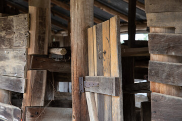 Fototapeta na wymiar Old abandoned wooden hut
