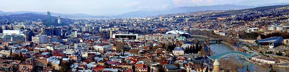 Fototapeta na wymiar panorama of old Tbilisi the largest city in Georgia
