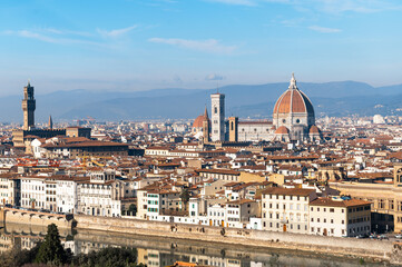Fototapeta na wymiar Panoramic view of Florence. Cattedrale di Santa Maria del Fiore. a bright morning day in Italy.