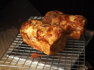 cheese and bacon bread loaf