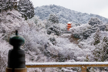京都、清水寺の雪景色