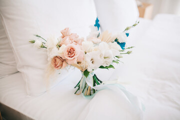 Beautiful wedding flowers. Wedding bouquet.