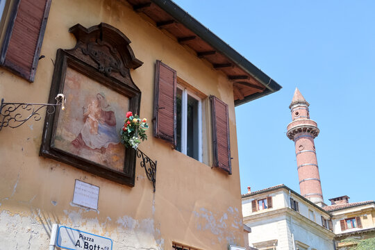 Pavia historic center city village characteristic panorama landscape vision houses