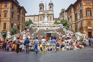 Plakat Spanish Steps in Rome with tourists in the 80s