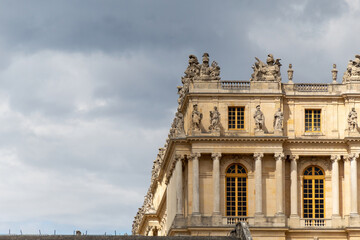 Fototapeta na wymiar the facade of chateau de versailles