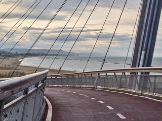 Fototapeta premium Tramonto dal Ponte del Mare sul Porto di Pescara / Abruzzo