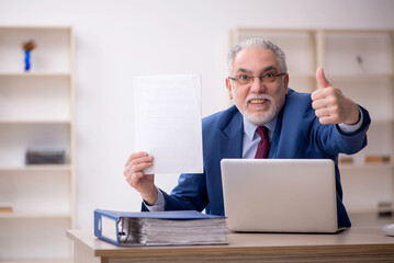 Old male employee and too much work at workplace