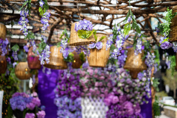Decoraci&oacute;n de primavera, flores rosa y morado