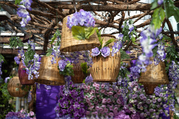 Decoración de primavera, flores rosa y morado