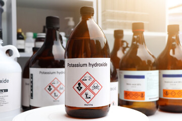 Potassium hydroxide, Hazardous chemicals and symbols on containers